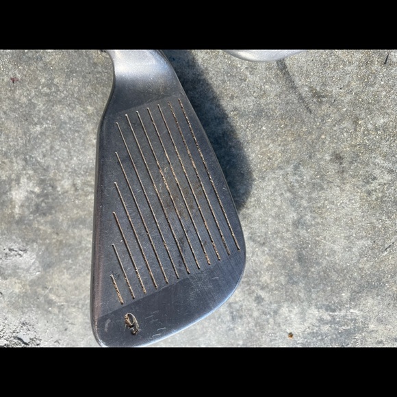 Golf clubs Wilson ultra 4 pc set in right handed - Picture 6 of 8